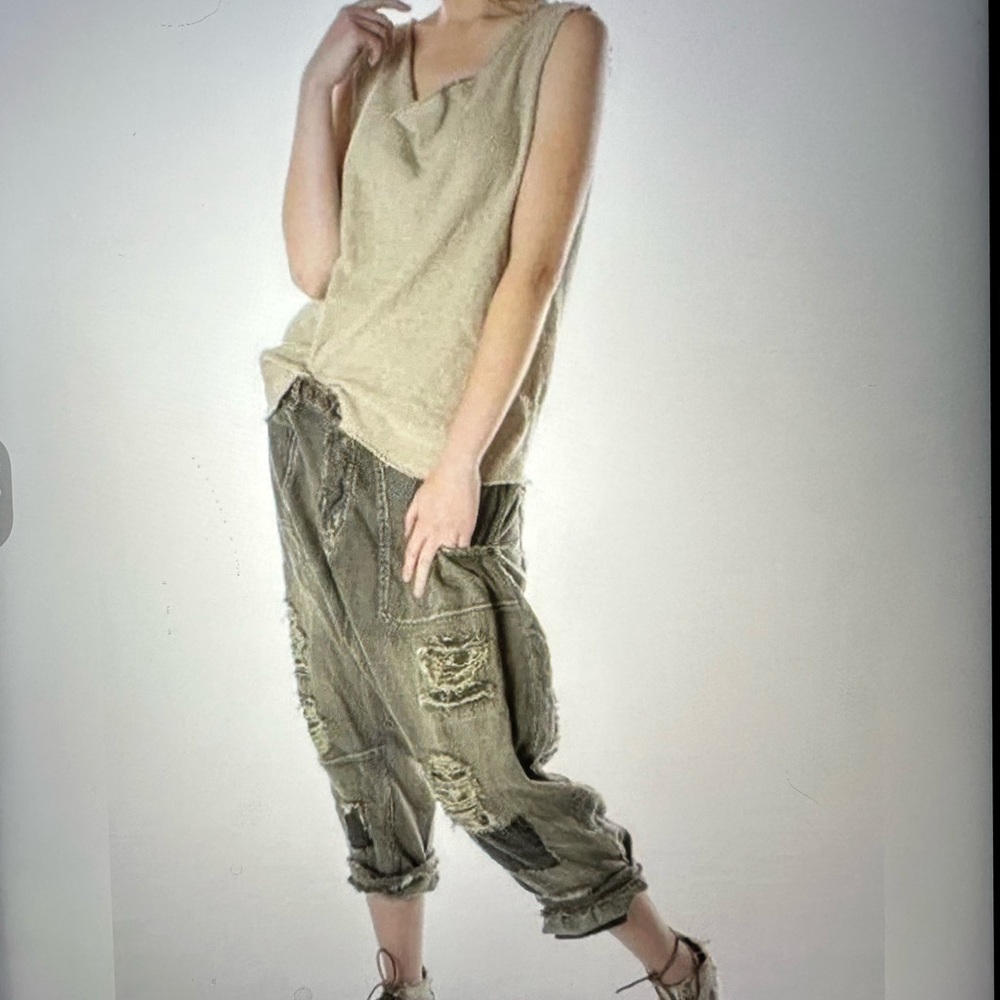 Magnolia Pearl Gray Distressed Pants
